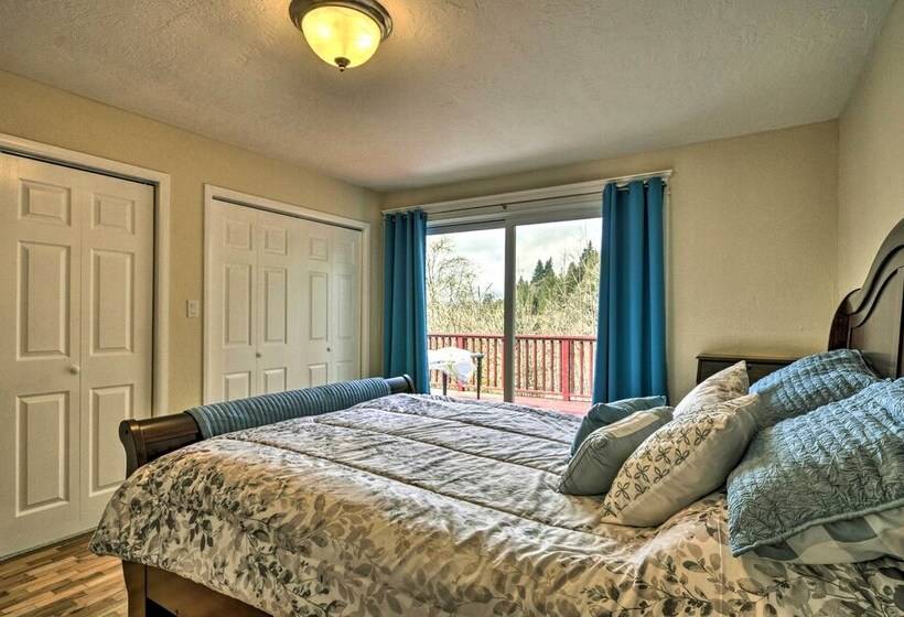 Charming Kelso Home W/ Proximity To Cowlitz River!