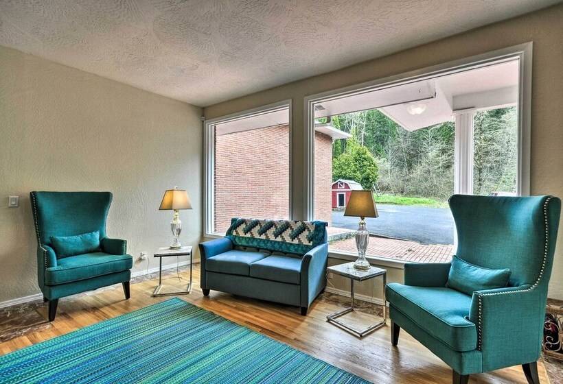 Charming Kelso Home W/ Proximity To Cowlitz River!