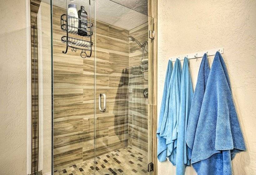 Charming Kelso Home W/ Proximity To Cowlitz River!