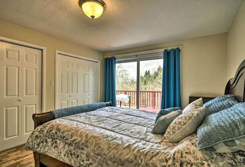 Charming Kelso Home W/ Proximity To Cowlitz River!