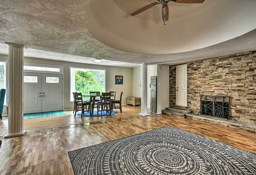 Charming Kelso Home W/ Proximity To Cowlitz River!