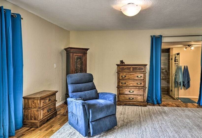 Charming Kelso Home W/ Proximity To Cowlitz River!