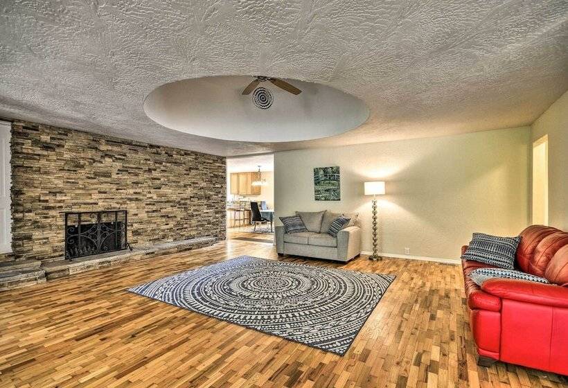 Charming Kelso Home W/ Proximity To Cowlitz River!