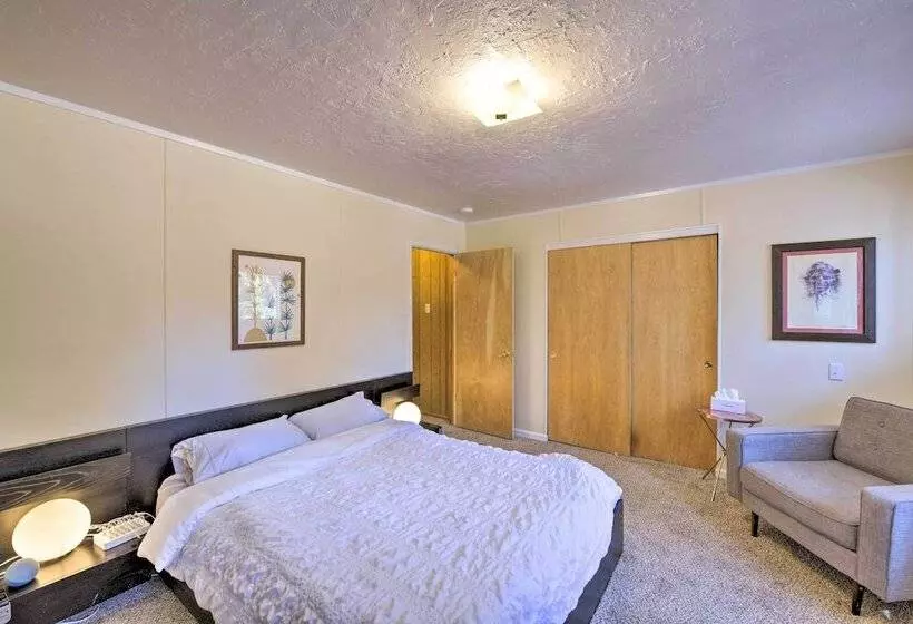 Ski, Golf & Hike: Cabin W/ Deck In Pioneer!