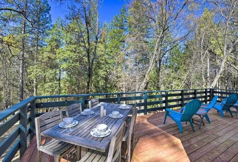 Ski, Golf & Hike: Cabin W/ Deck In Pioneer!