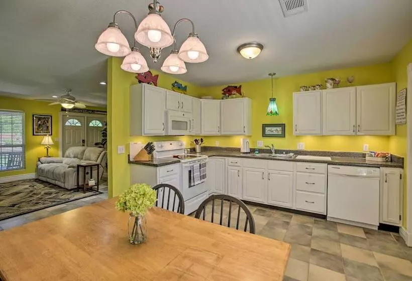 Cloud 9 On The Coast  < 1 Mi To Beach!