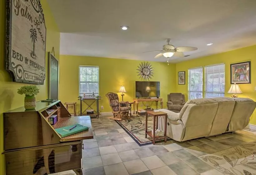 Cloud 9 On The Coast  < 1 Mi To Beach!