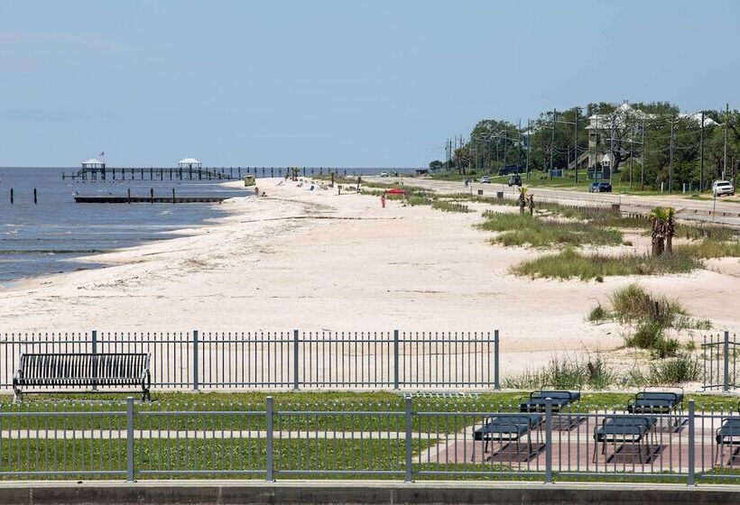 Cloud 9 On The Coast < 1 Mi To Beach!