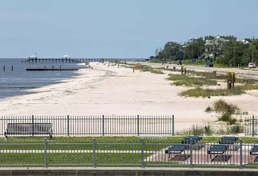 Cloud 9 On The Coast  < 1 Mi To Beach!