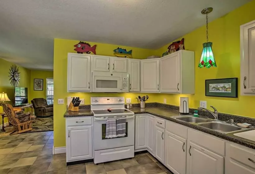 Cloud 9 On The Coast  < 1 Mi To Beach!