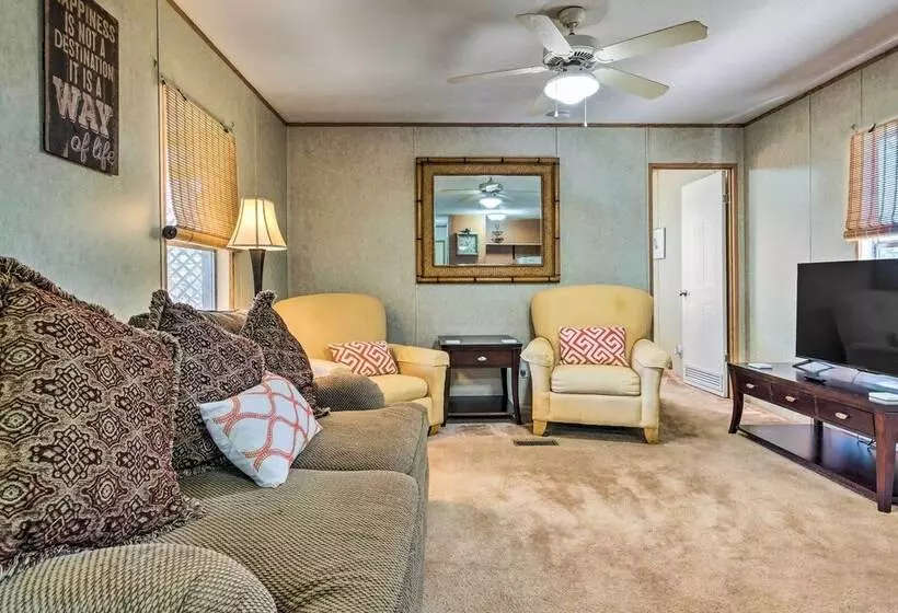 Cozy Gulf Breeze Home, 3 Mi To East Bay!