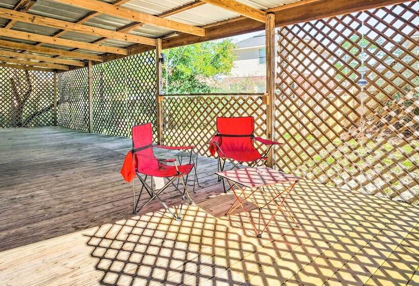 Cozy Gulf Breeze Home, 3 Mi To East Bay!