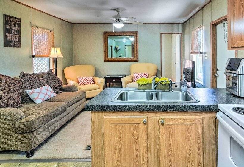 Cozy Gulf Breeze Home, 3 Mi To East Bay!