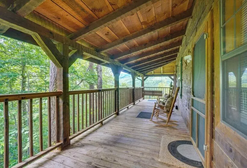 Secluded Sevierville Cabin W/ Hot Tub!