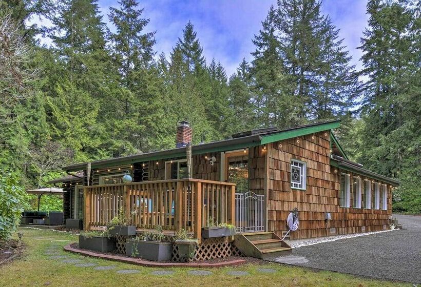 Cozy Seabeck Hideaway W/ Hot Tub & Fire Pits