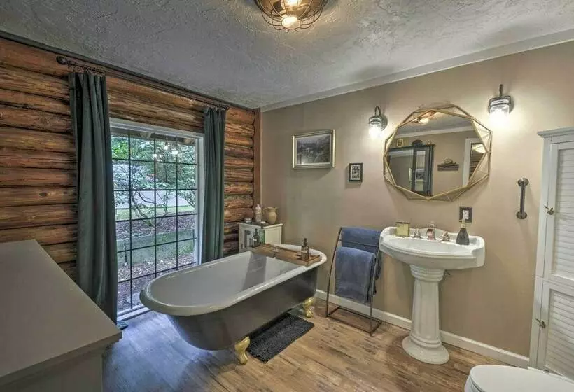 Cozy Seabeck Hideaway W/ Hot Tub & Fire Pits