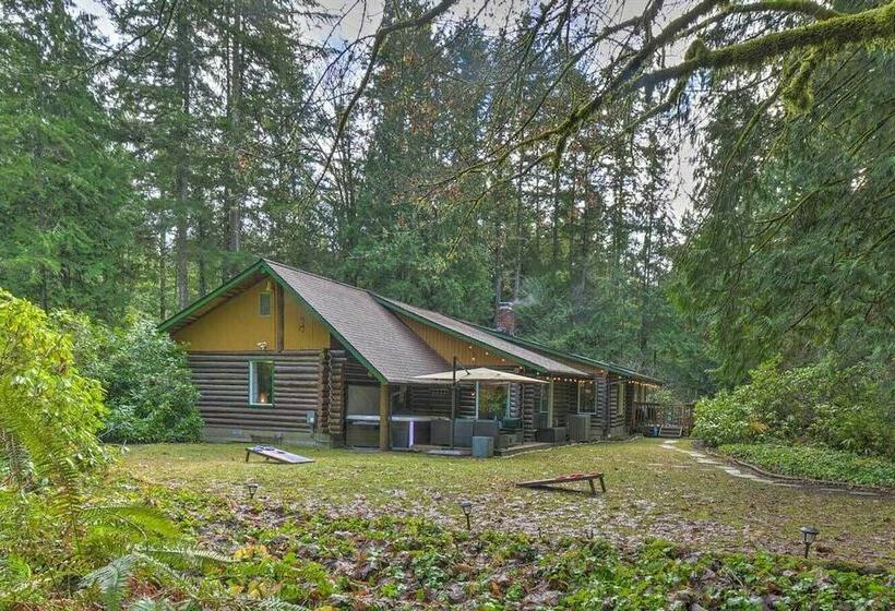 Cozy Seabeck Hideaway W/ Hot Tub & Fire Pits