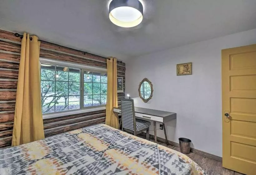 Cozy Seabeck Hideaway W/ Hot Tub & Fire Pits