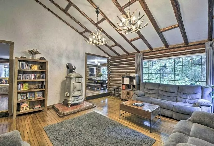 Cozy Seabeck Hideaway W/ Hot Tub & Fire Pits