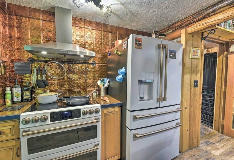 Cozy Seabeck Hideaway W/ Hot Tub & Fire Pits