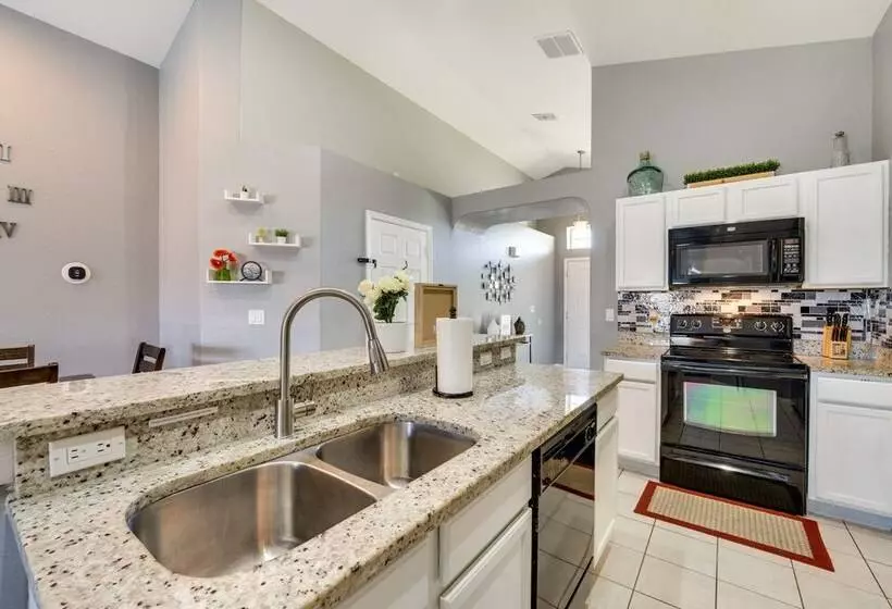 Disney Area Family Home W/ Pool & Furnished Patio!