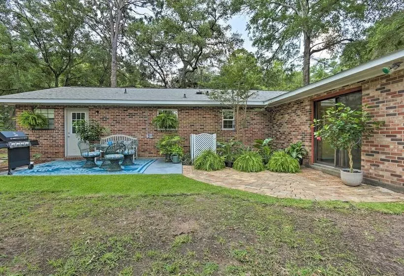 Downtown Home W/ Yard & Bbq   6 Mi To Downtown!