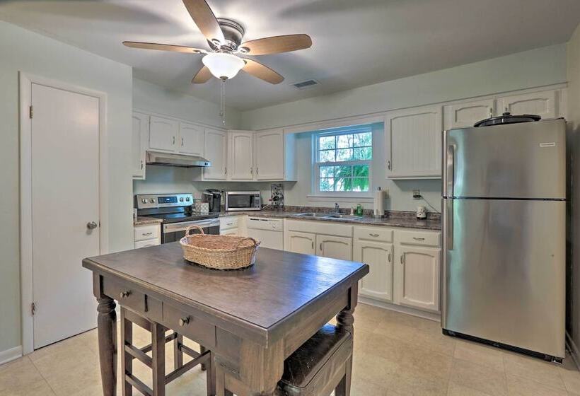 Downtown Home W/ Yard & Bbq 6 Mi To Downtown!