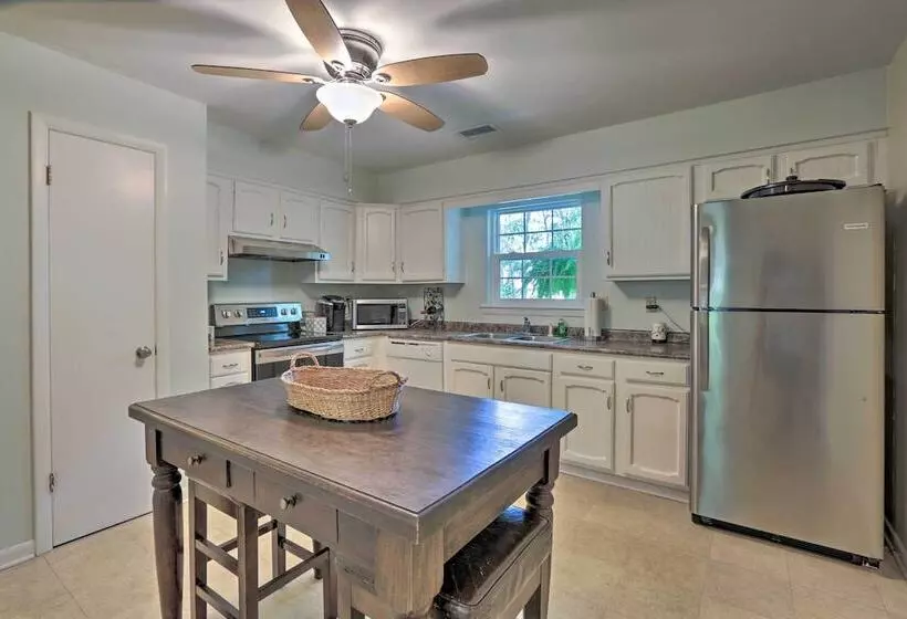 Downtown Home W/ Yard & Bbq   6 Mi To Downtown!