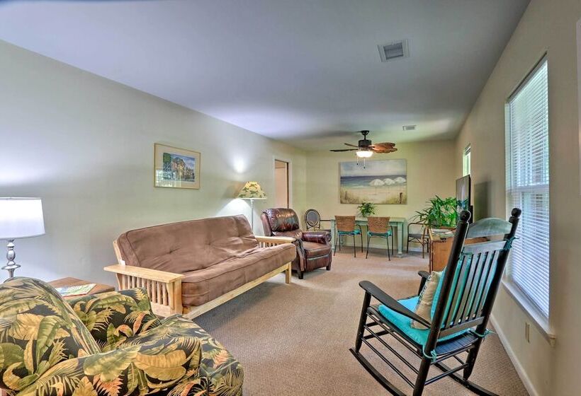 Downtown Home W/ Yard & Bbq 6 Mi To Downtown!