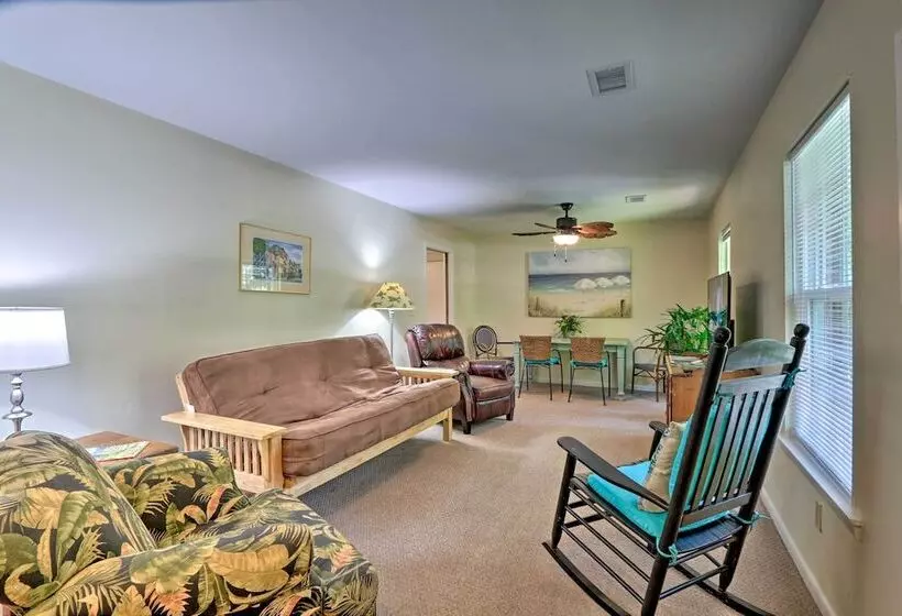 Downtown Home W/ Yard & Bbq   6 Mi To Downtown!