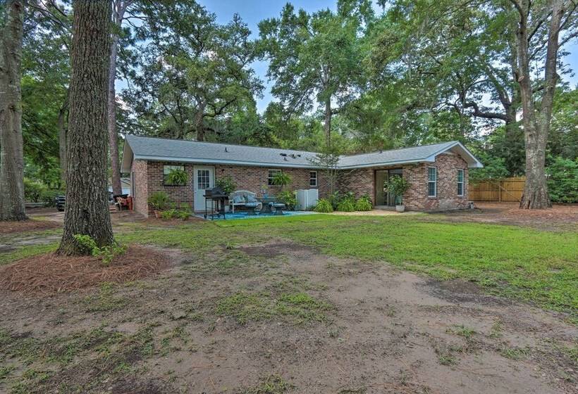 Downtown Home W/ Yard & Bbq 6 Mi To Downtown!