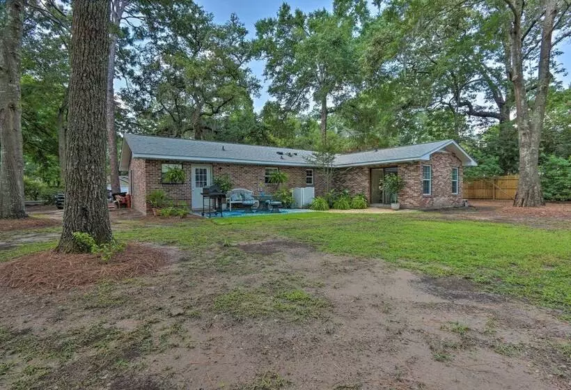 Downtown Home W/ Yard & Bbq   6 Mi To Downtown!