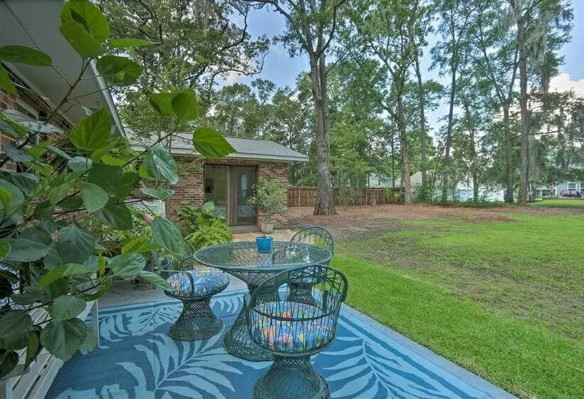 Downtown Home W/ Yard & Bbq   6 Mi To Downtown!