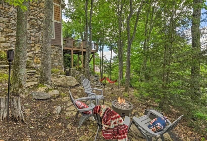 Eagle View Lodge Luxury Home With Hot Tub!