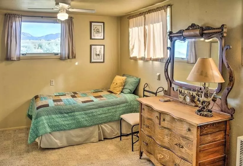 Emigrant Cabin On 10 Acres W/ Bbq & Peaceful Views