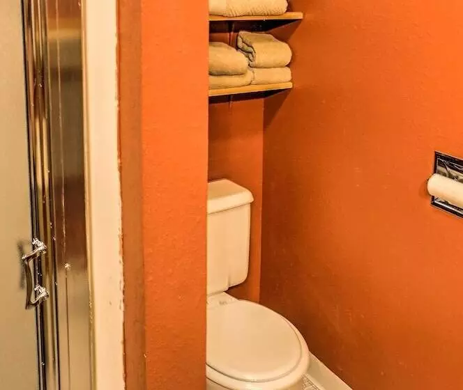 Emigrant Cabin On 10 Acres W/ Bbq & Peaceful Views