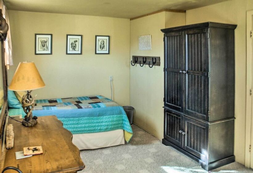 Emigrant Cabin On 10 Acres W/ Bbq & Peaceful Views