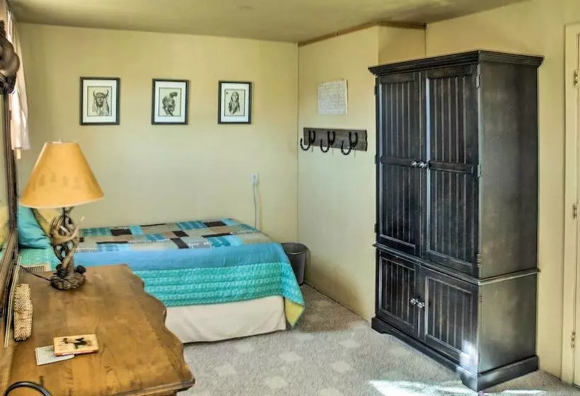 Emigrant Cabin On 10 Acres W/ Bbq & Peaceful Views