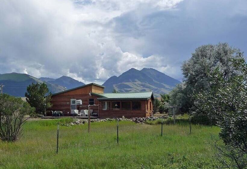 Emigrant Cabin On 10 Acres W/ Bbq & Peaceful Views