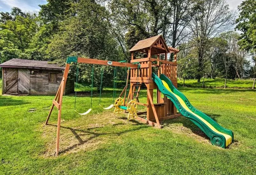 Family Friendly Coatesville House W/ Fire Pit