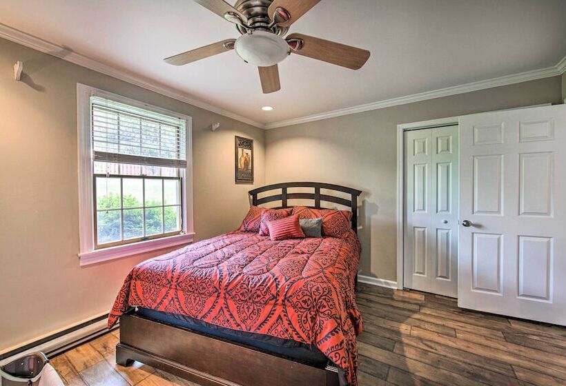 Family Friendly Coatesville House W/ Fire Pit