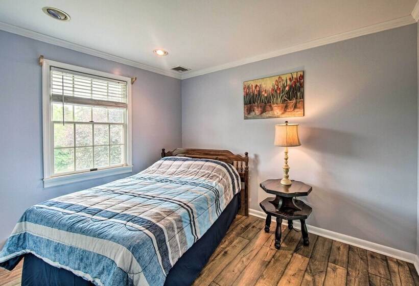 Family Friendly Coatesville House W/ Fire Pit