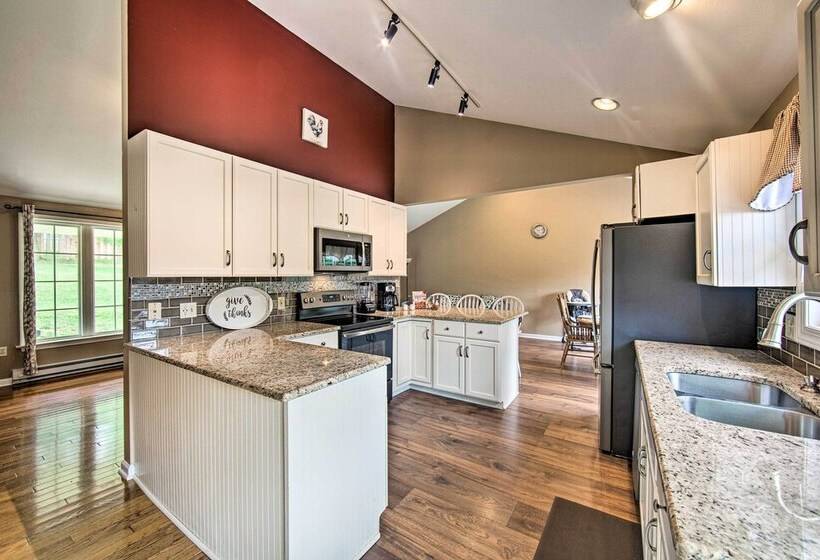 Family Friendly Coatesville House W/ Fire Pit