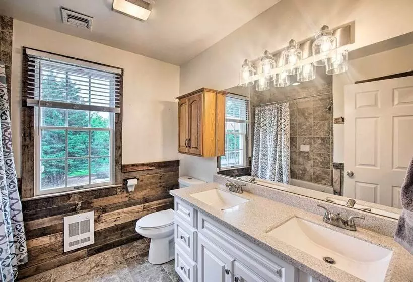 Family Friendly Coatesville House W/ Fire Pit