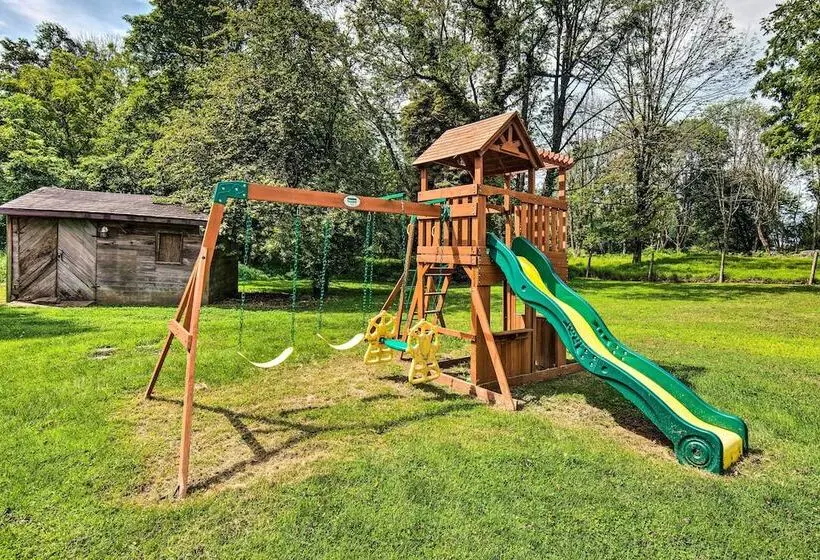 Family Friendly Coatesville House W/ Fire Pit