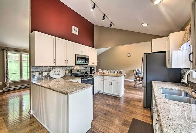 Family Friendly Coatesville House W/ Fire Pit