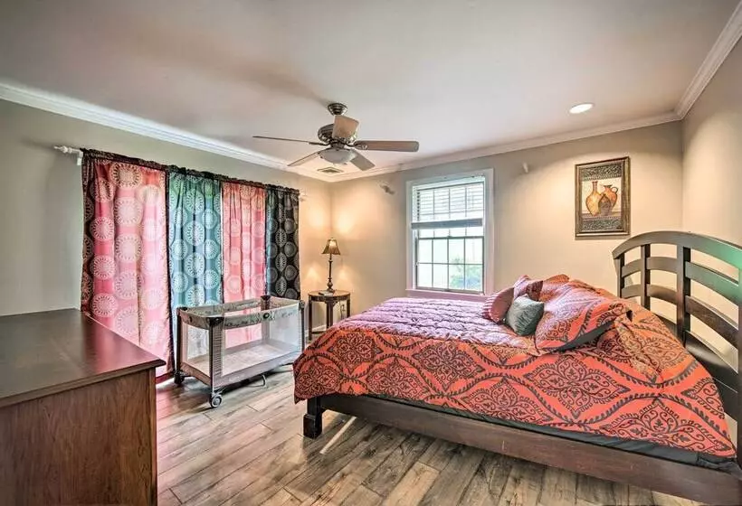 Family Friendly Coatesville House W/ Fire Pit