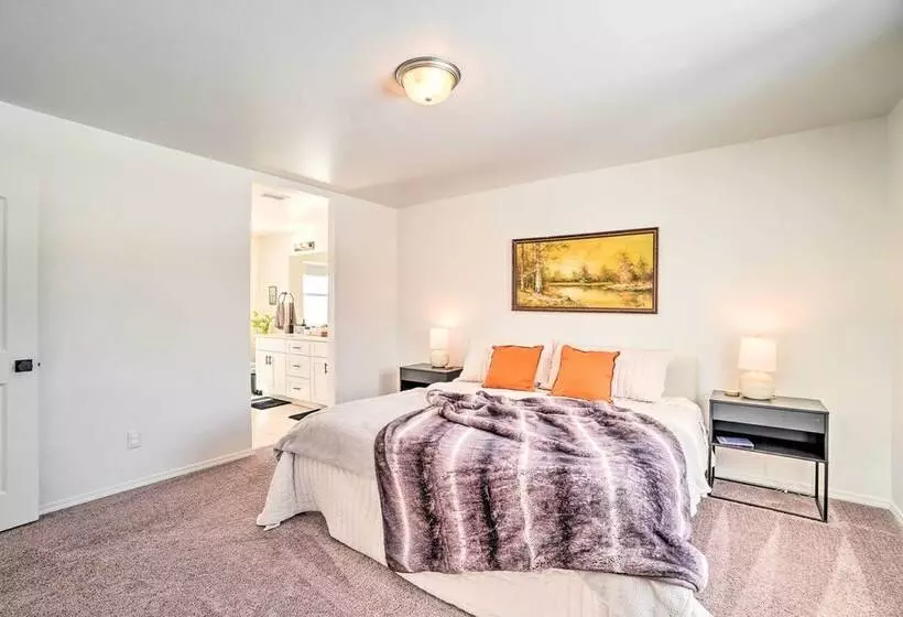 Flagstaff Area Family Home W/ Hot Tub & Patio