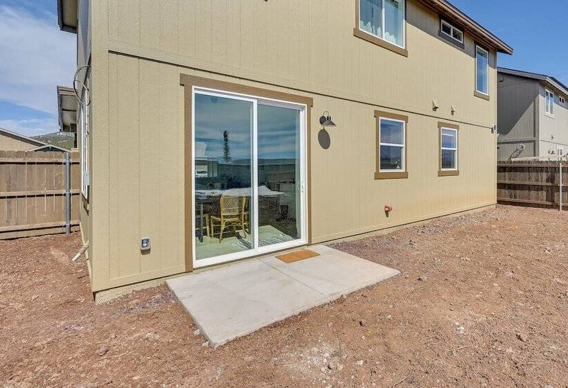 Flagstaff Area Family Home W/ Hot Tub & Patio