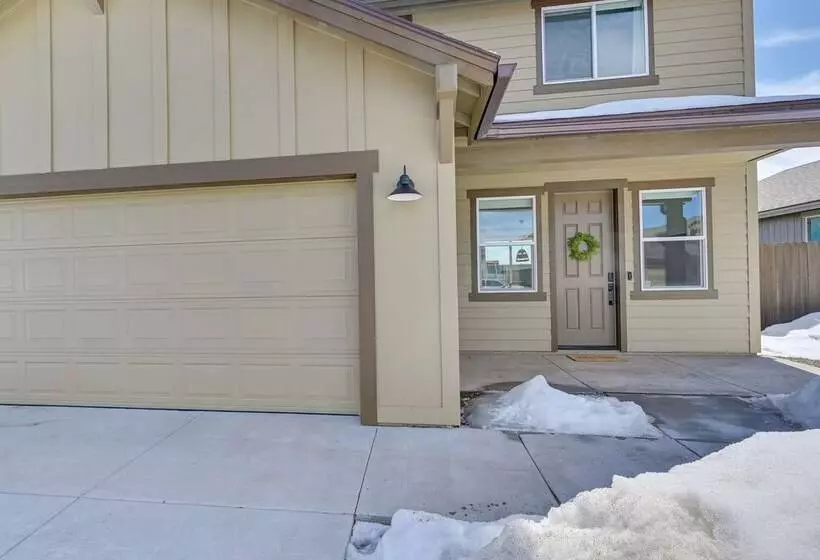 Flagstaff Area Family Home W/ Hot Tub & Patio